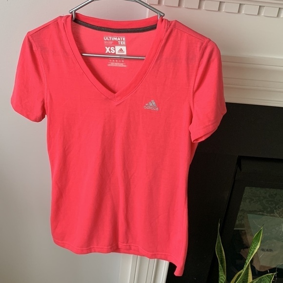 Adidas Ultimate Tee v-neck‎ t-shirt in pink size XS logo athletic - Picture 7 of 10
